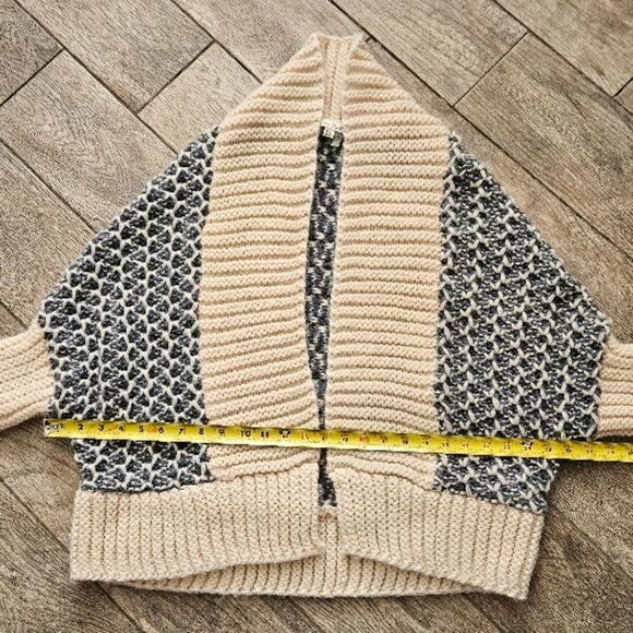 Simply Noelle Cozy Chunky Knit Two-tone Open Front Cardigan Sweater - Picture 5 of 11